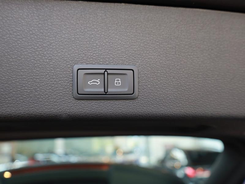 Audi SQ8 e-tron quattro