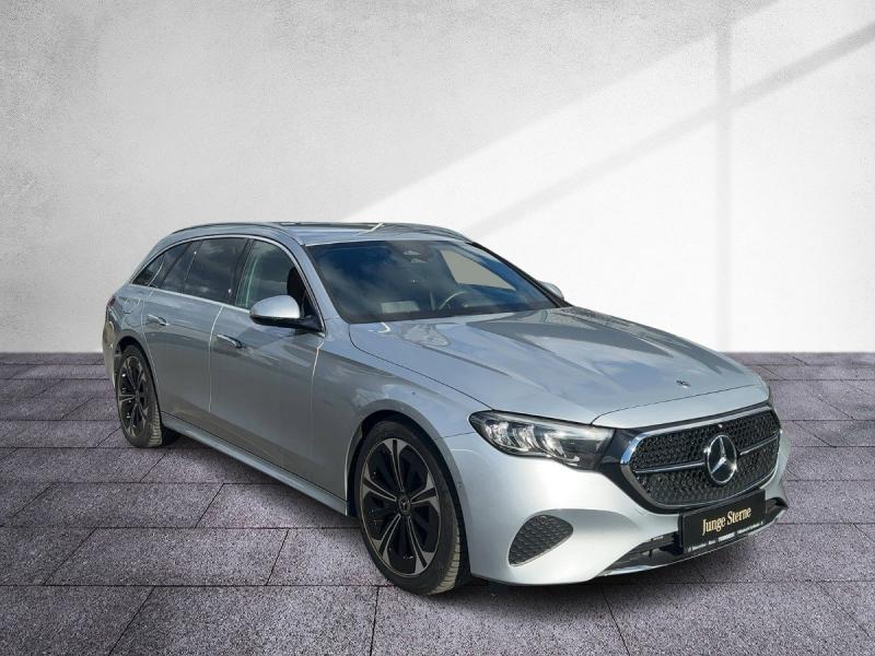 MERCEDES-BENZ E 300 de 4MATIC T KEYGO DISTR NP € 74.305.-