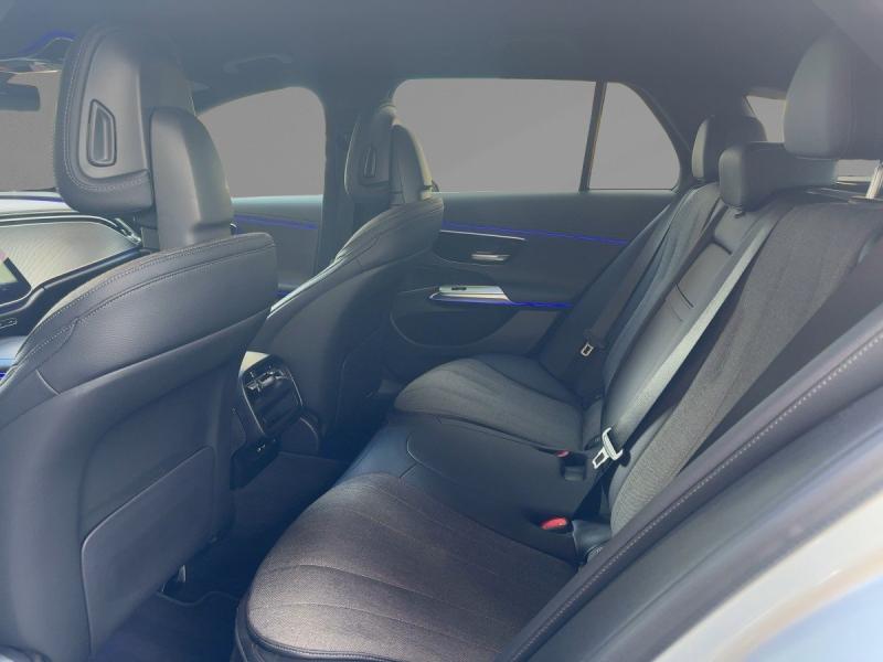 MERCEDES-BENZ E 300 de 4MATIC T KEYGO DISTR NP € 74.305.-