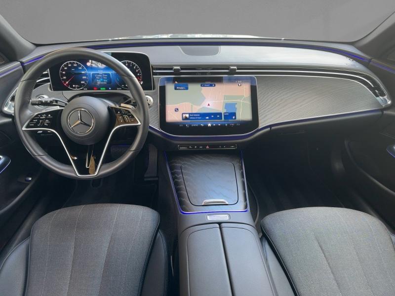 MERCEDES-BENZ E 300 de 4MATIC T KEYGO DISTR NP € 74.305.-