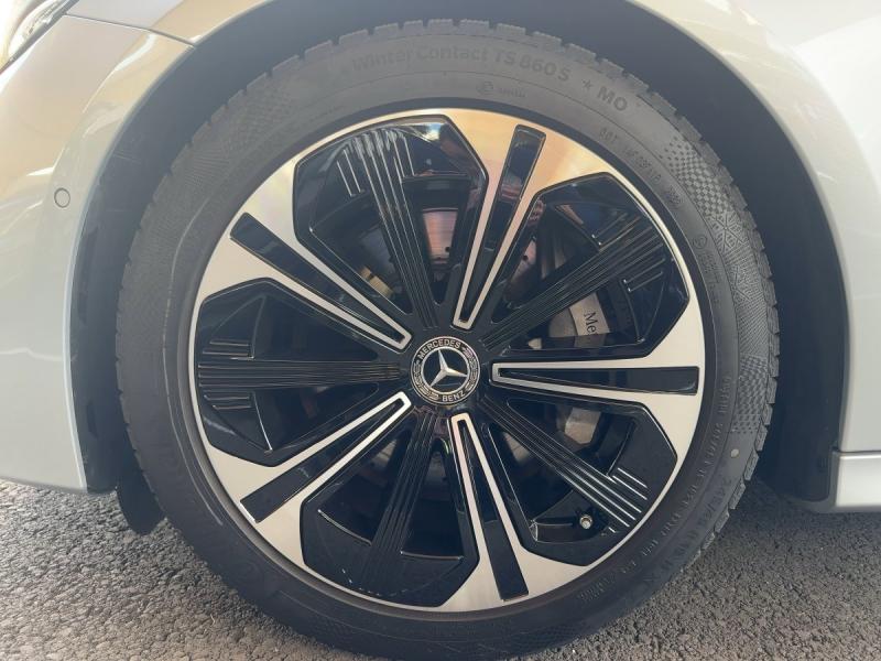 MERCEDES-BENZ E 300 de 4MATIC T KEYGO DISTR NP € 74.305.-