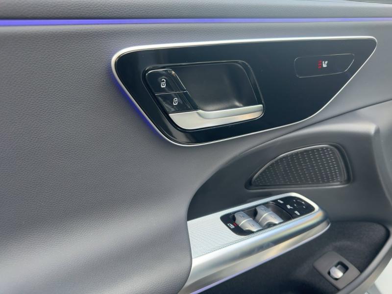 MERCEDES-BENZ E 300 de 4MATIC T KEYGO DISTR NP € 74.305.-