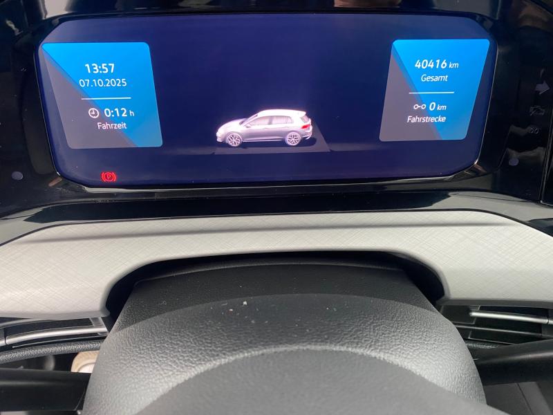 VW Golf Life TSI