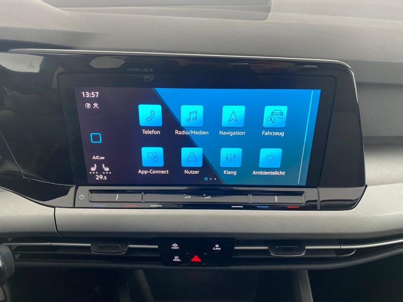 VW Golf Life TSI