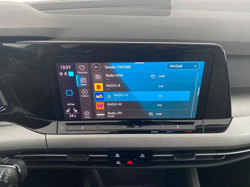 VW Golf Life TSI
