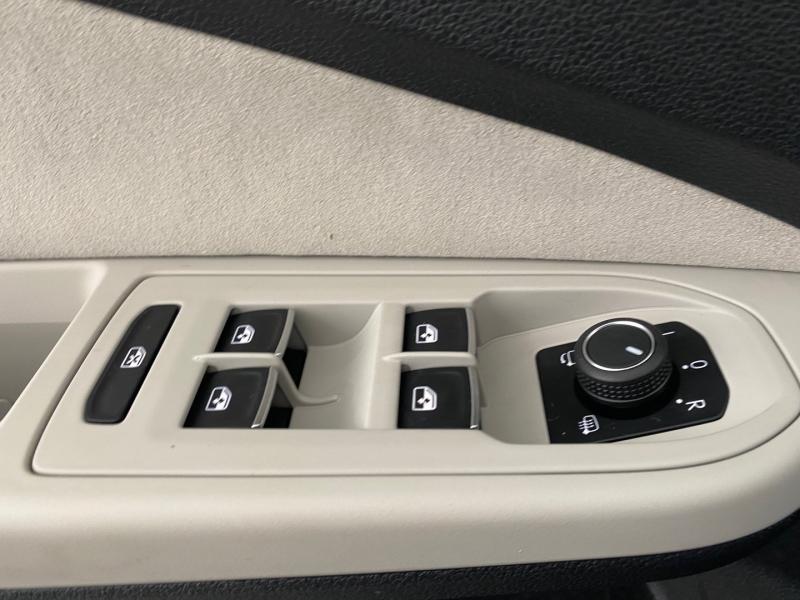 VW Golf Life TSI