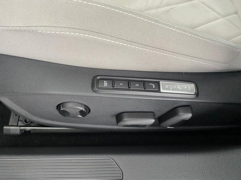 VW Golf Life TSI