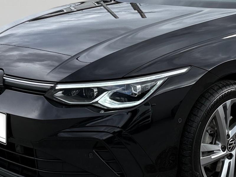 VW Golf VIII Variant R-Line eTSI