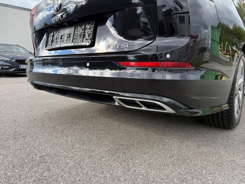 VW Golf VIII Variant R-Line eTSI