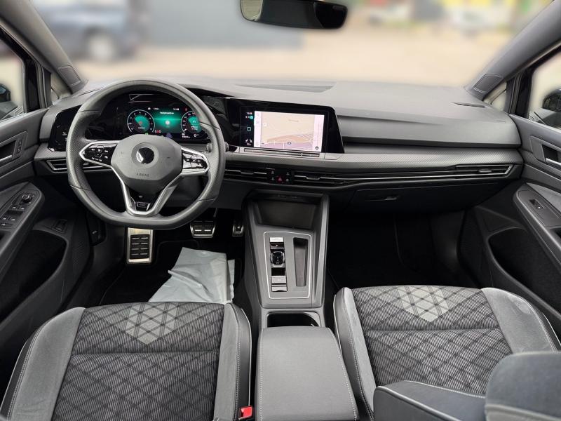 VW Golf VIII Variant R-Line eTSI