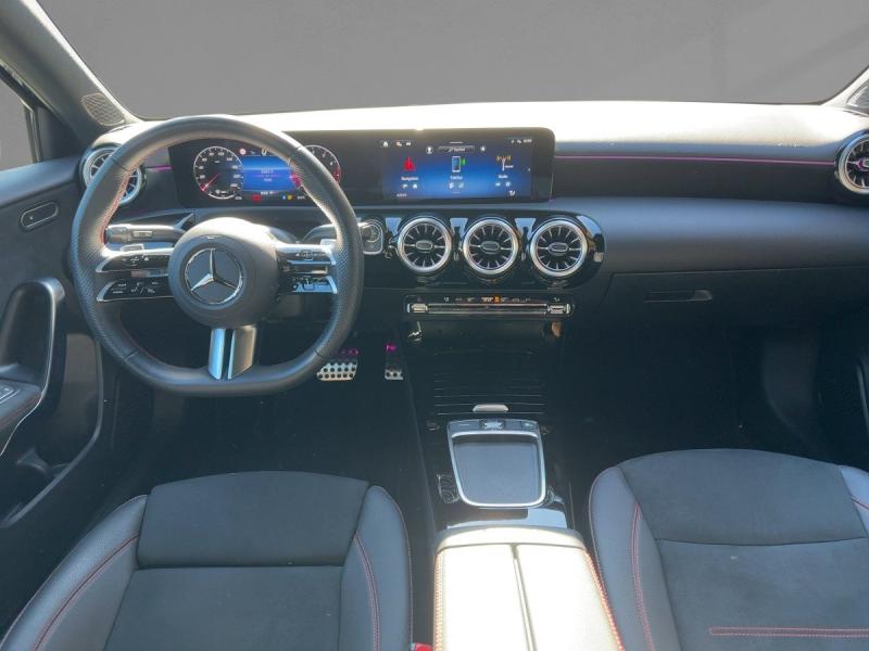 MERCEDES-BENZ A 200 AMG Line
