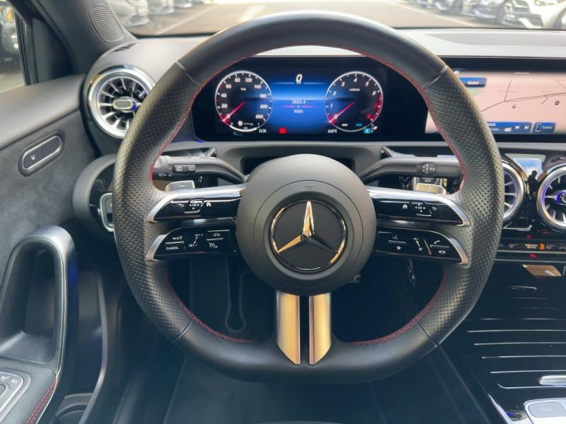 MERCEDES-BENZ A 200 AMG Line