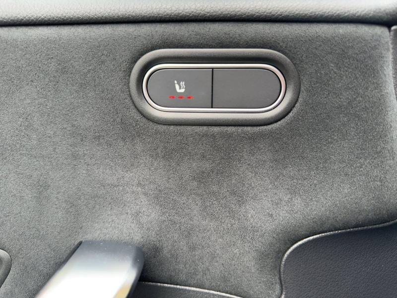 MERCEDES-BENZ A 200 AMG Line