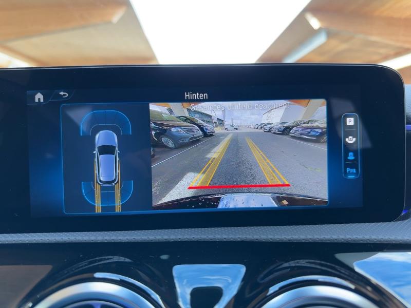 MERCEDES-BENZ A 200 AMG Line