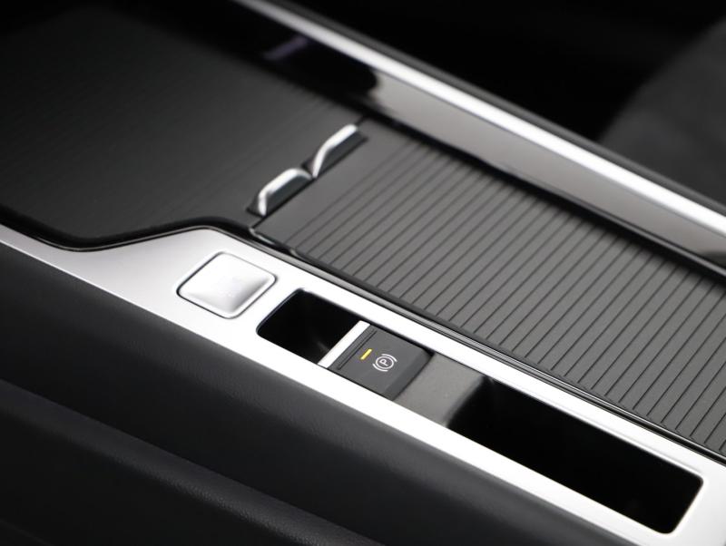 VW Passat Variant Elegance TDI DSG