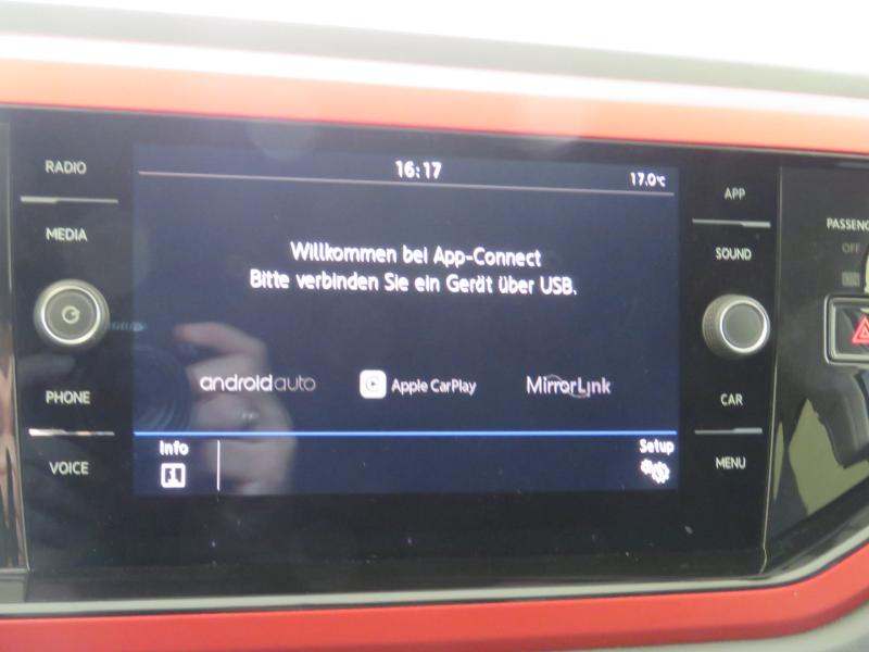 VW Polo beats TSI