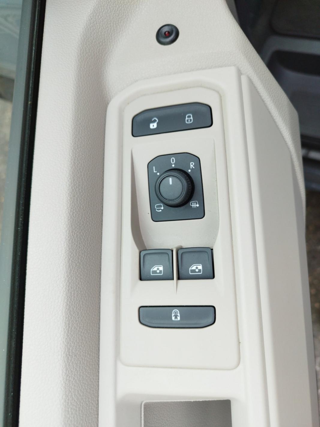 VW Multivan Business ÜH TDI