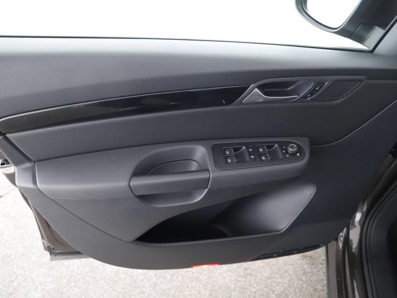 VW Sharan Bus+ TDI SCR 4MOTION DSG 5-Sitzer