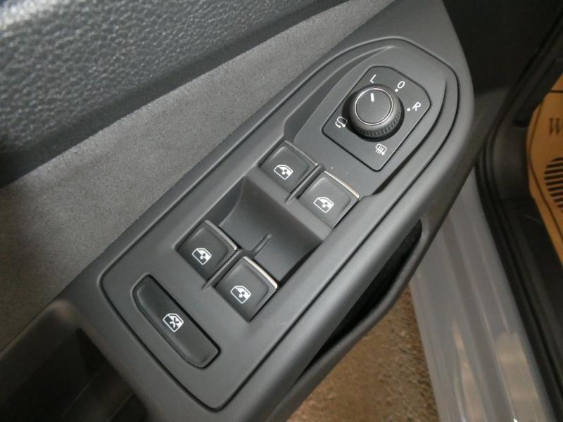 VW Golf Life TSI