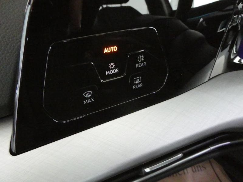 VW Golf Life TSI