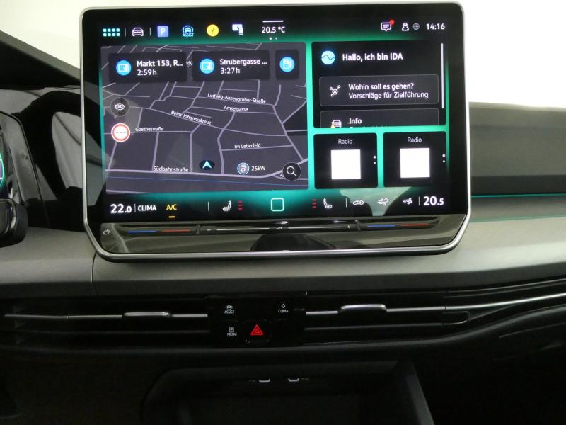 VW Golf Life TSI