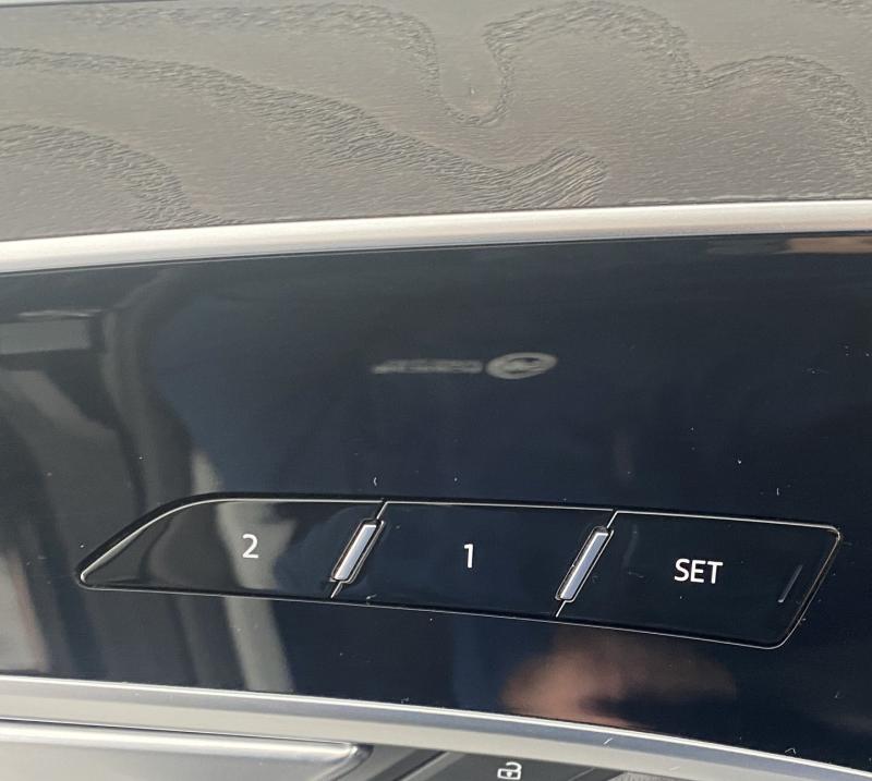 Audi A8  60 TFSI e quattro Lang