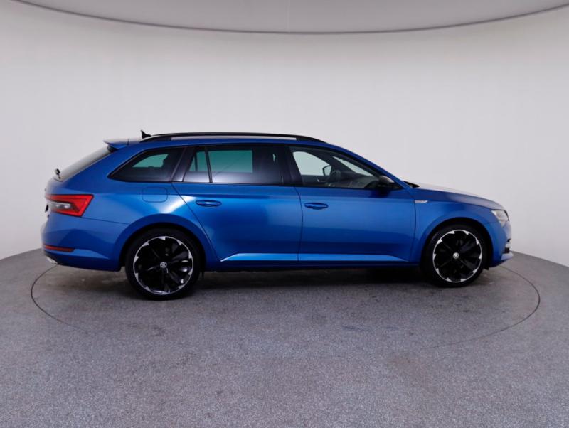 Škoda SUPERB Combi iV SPORTLINE DSG