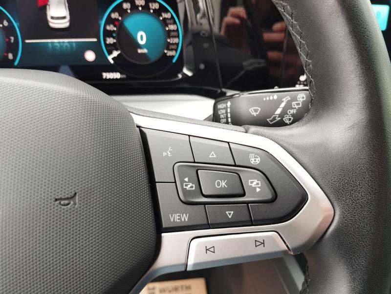 VW Golf Life TSI