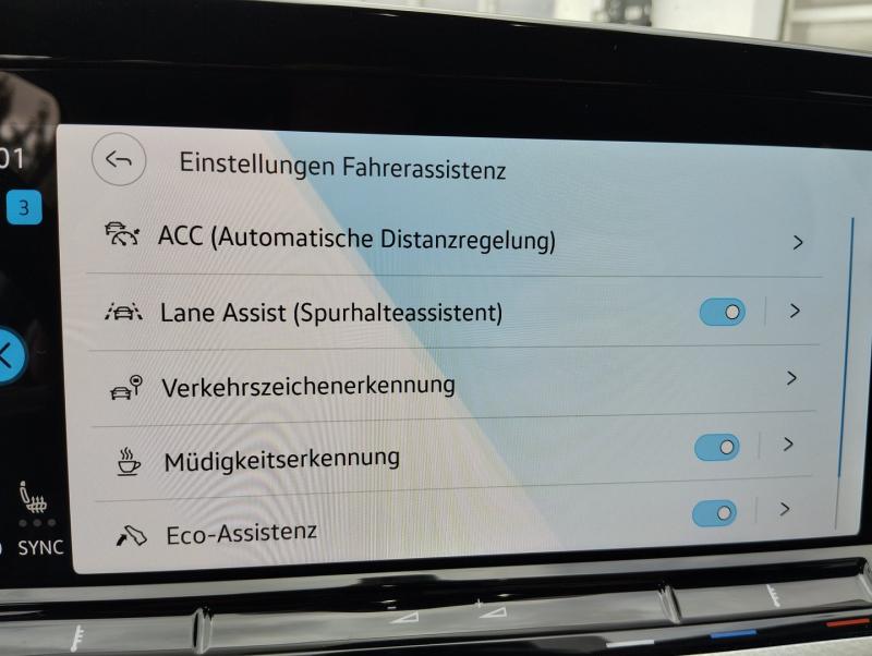 VW Golf Life TSI