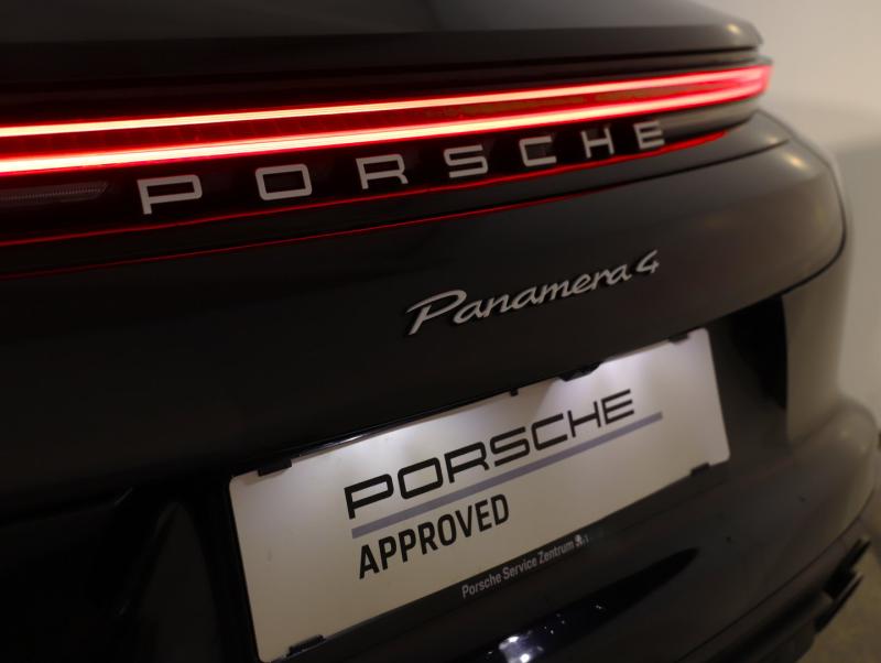 Porsche Panamera 4 E-Hybrid