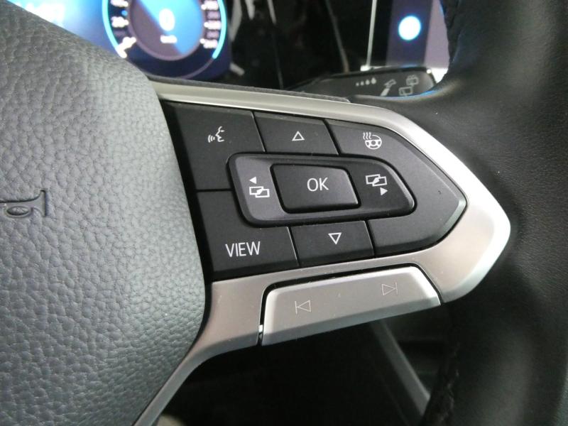 VW Golf Life TSI