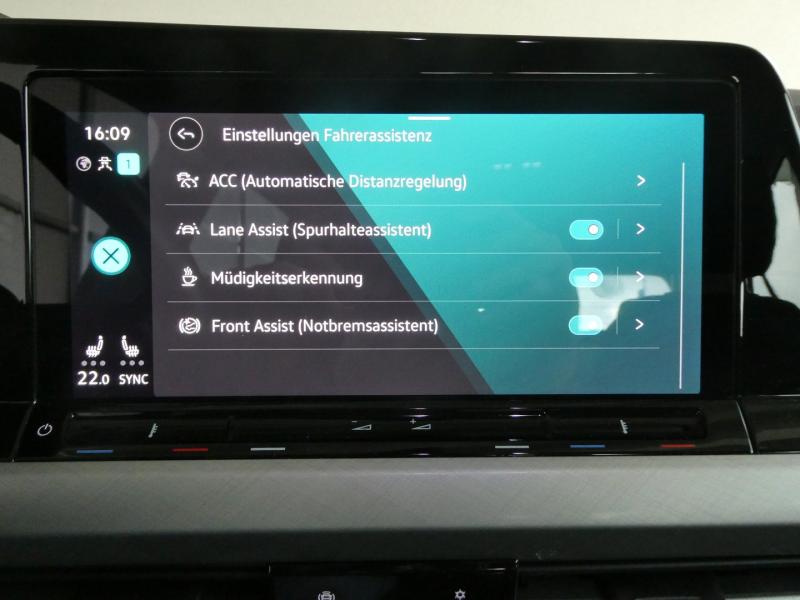 VW Golf Life TSI