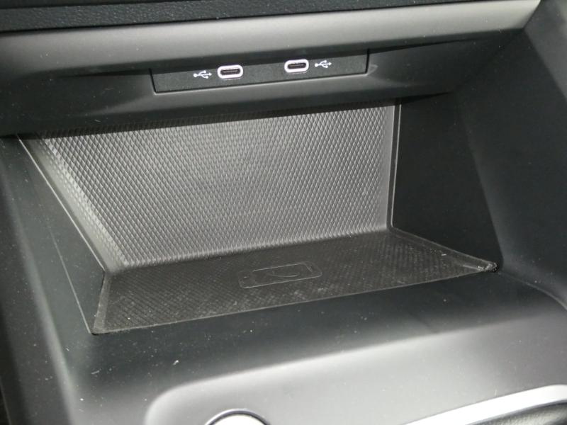 VW Golf Life TSI