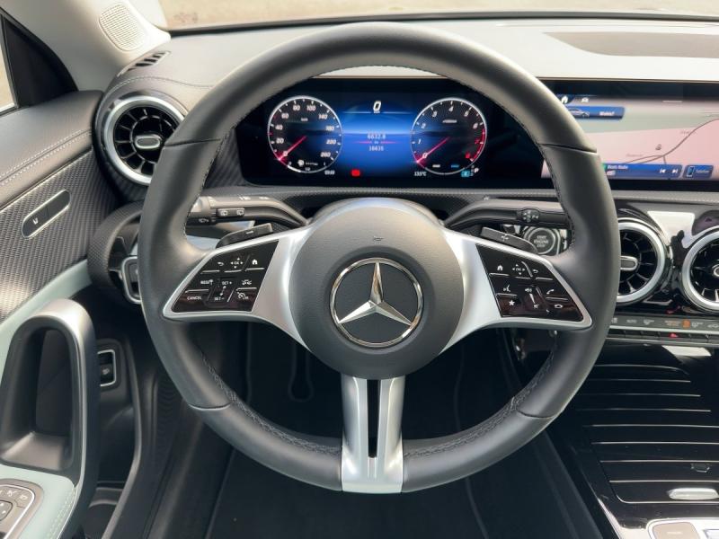 MERCEDES-BENZ CLA 180 Shooting Brake