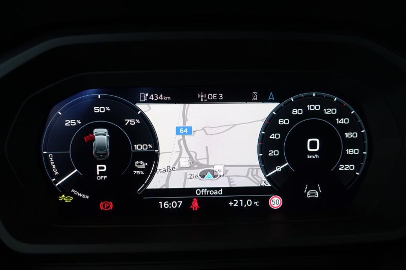 Audi Q4 45 e-tron quattro business