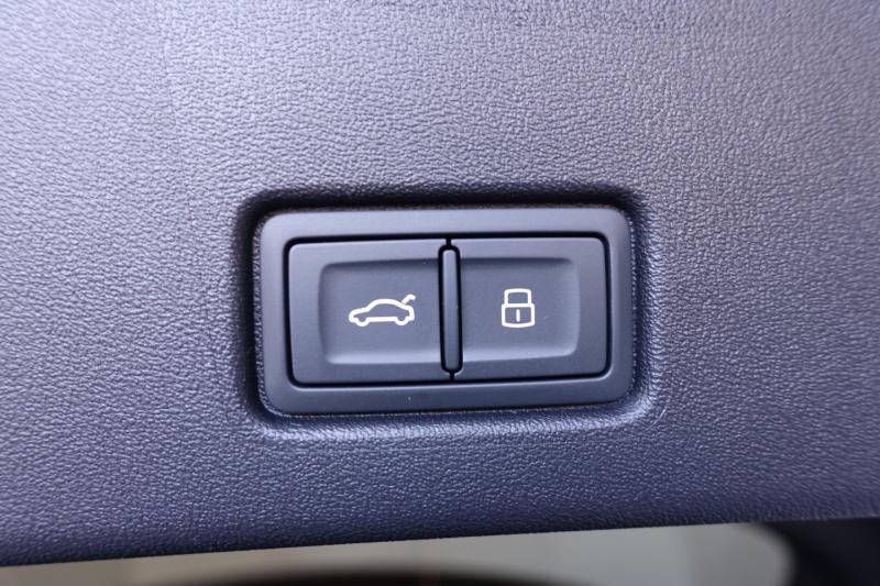 Audi Q4 45 e-tron quattro business