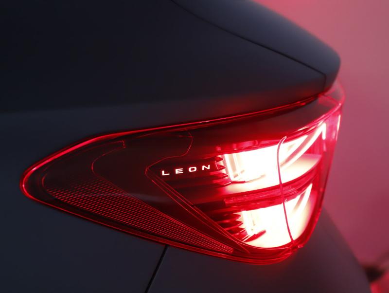 CUPRA Leon SP Kombi VZ e-HYBRID 200/272