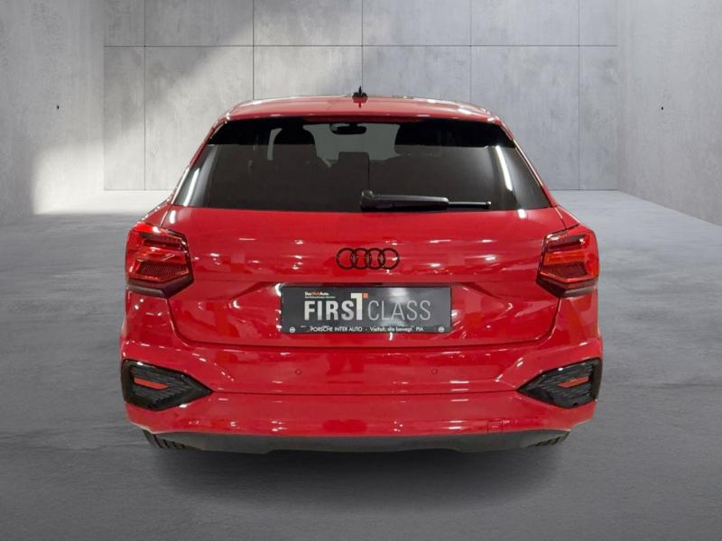 Audi Q2 35 TFSI admired
