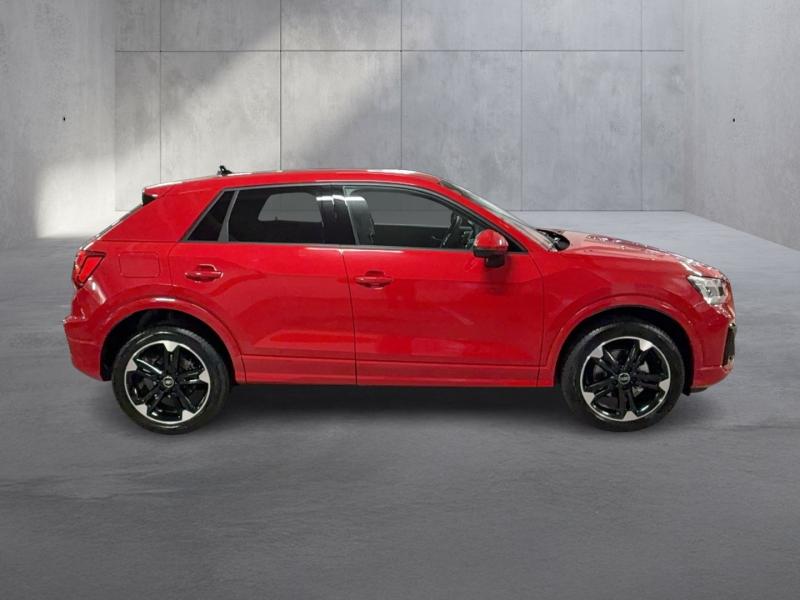 Audi Q2 35 TFSI admired