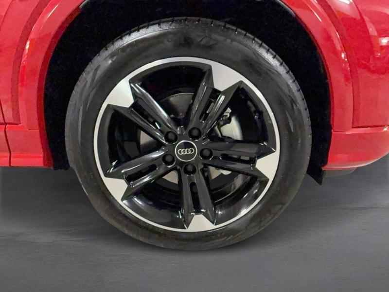 Audi Q2 35 TFSI admired