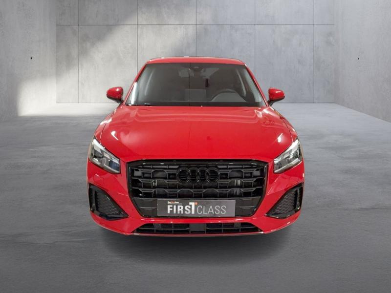 Audi Q2 35 TFSI admired