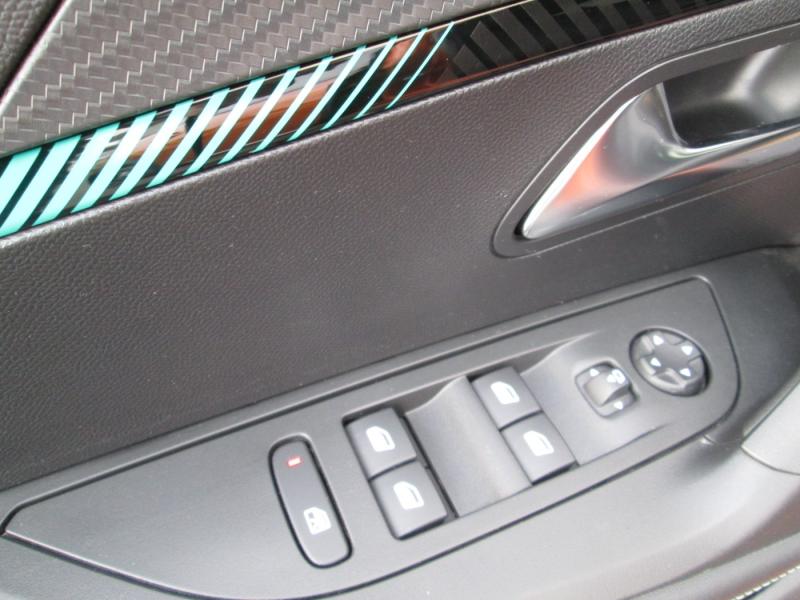 Peugeot 2008 BlueHDi 130PS Allure Pack EAT8