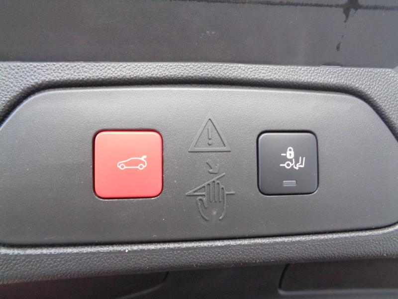 Opel GRANDLAND ULT 1.6 PHE AT 224