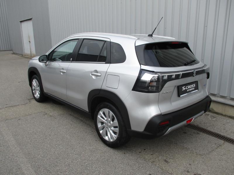 Suzuki S-CROSS shine