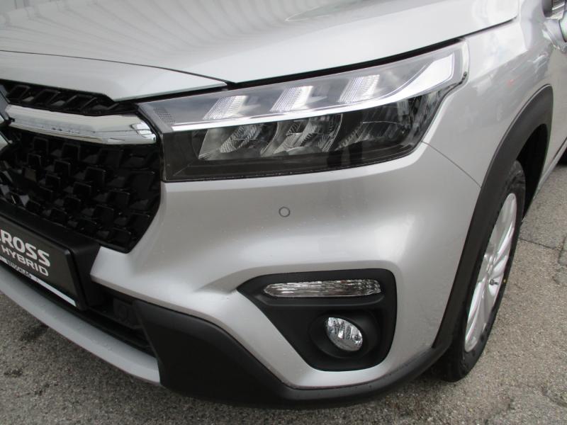 Suzuki S-CROSS shine