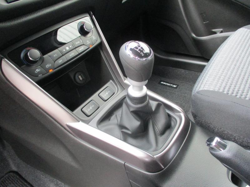 Suzuki S-CROSS shine