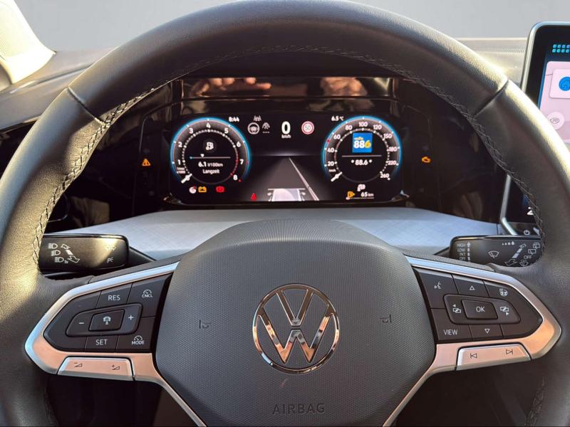 VW Golf Life TSI