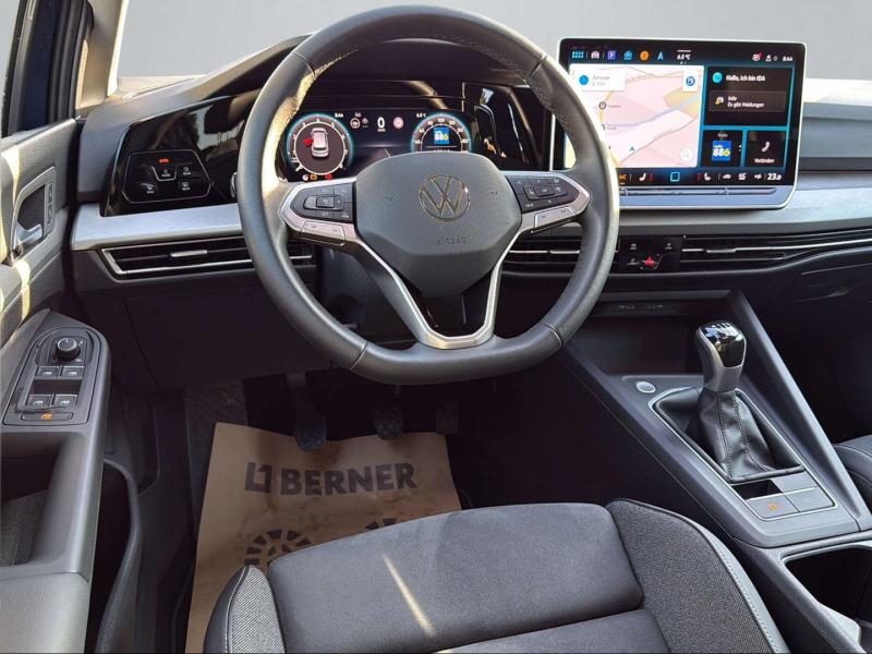 VW Golf Life TSI