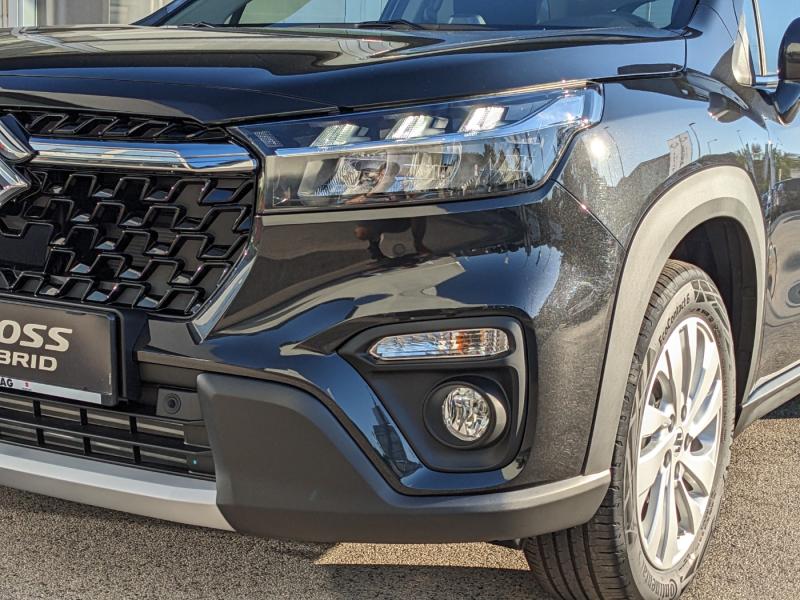 Suzuki S-Cross shine