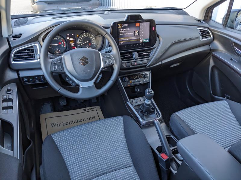 Suzuki S-Cross shine